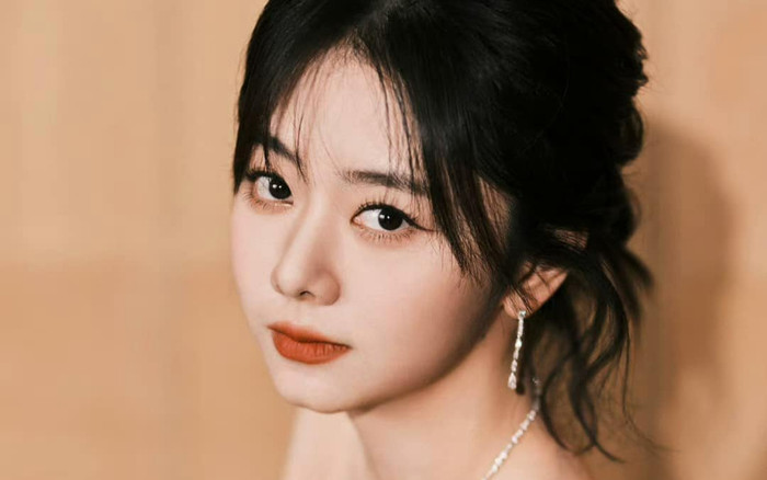 Không đóng vai học sinh, Đàm Tùng Vận vẫn được yêu thích vì điều này Ảnh 2