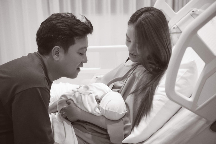 Hình ảnh Nhã Phương và Trường Giang chào đón nhóc tỳ thứ hai được một người thân của cặp đôi chia sẻ.