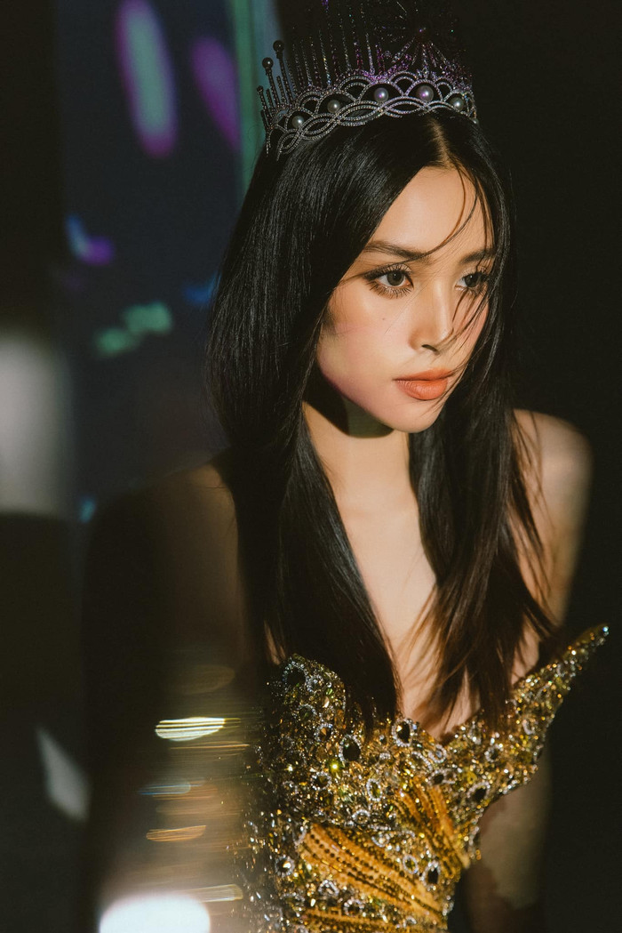 Giống như Lan Ngọc, hiên Tiểu Vy đang có nhiều kế hoạch trong công việc sau khi mới kỷ niệm 5 năm đăng quang 