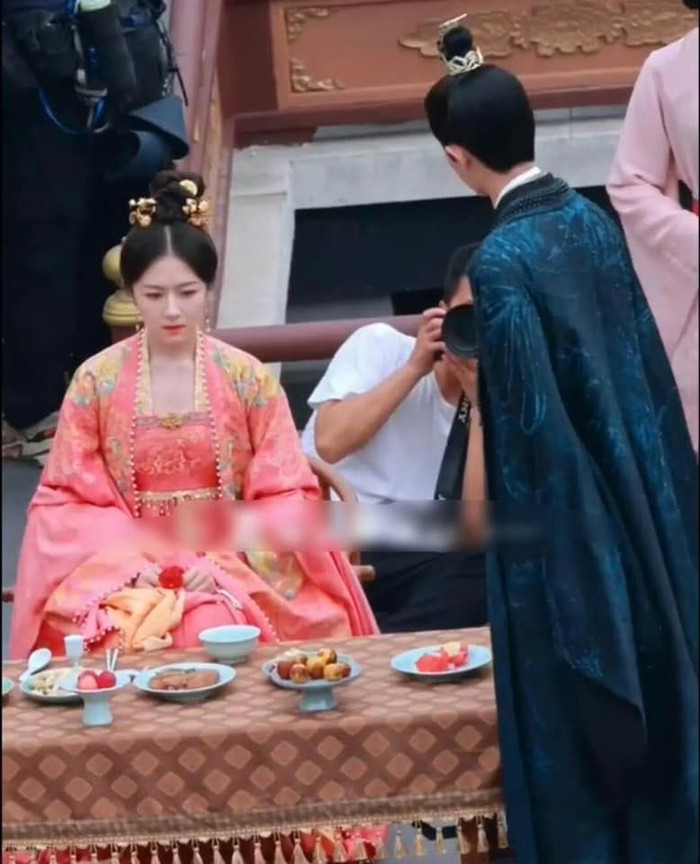 Xôn xao hình ảnh tình tứ giữa Nhậm Gia Luân và bạn diễn giữa tin đồn ngoại tình Ảnh 4