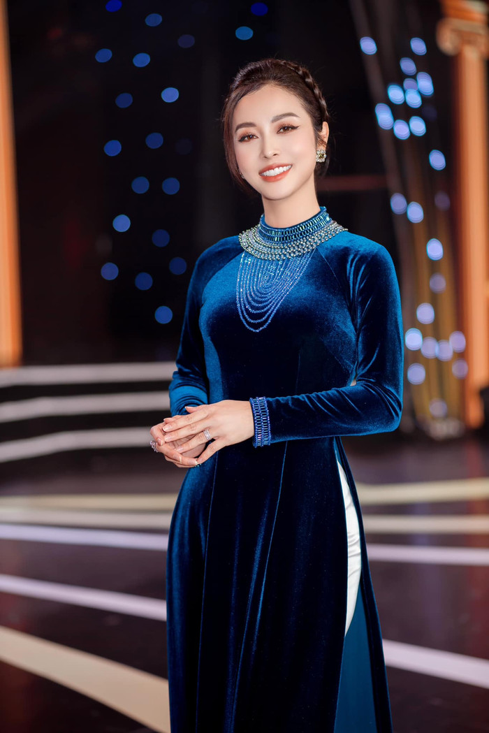 Sắc vóc bị thời gian lãng quên của nàng hậu.