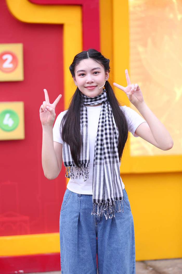 Lọ Lem - con gái lớn nhà MC Thảo Linh đăng tải những khoảnh khắc đầy ý nghĩa trong chuyến đi Bến Tre cùng ba và em gái Hạt Dẻ.