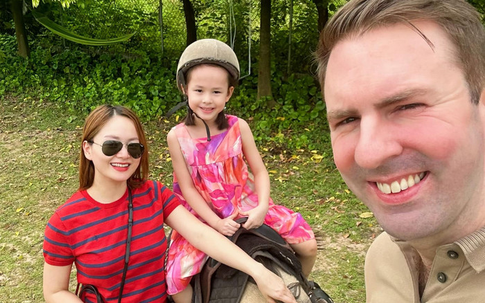 Lan Phương trầm cảm đến mức không muốn gần con, phải xin lỗi chồng Tây Ảnh 2