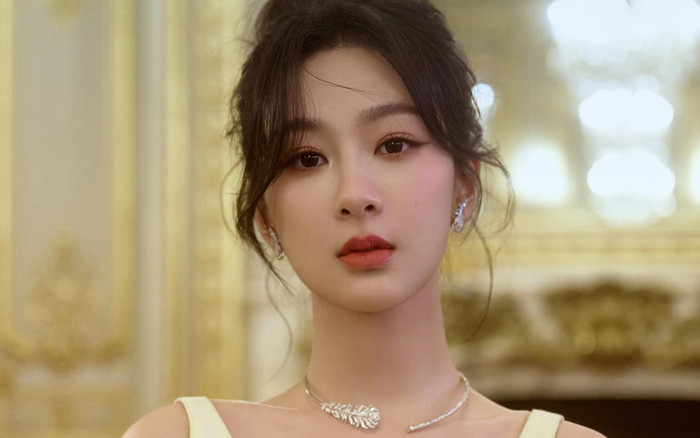 Hết Triệu Lộ Tư, đến Dương Tử bị chê cười vì photoshop quá lố Ảnh 2