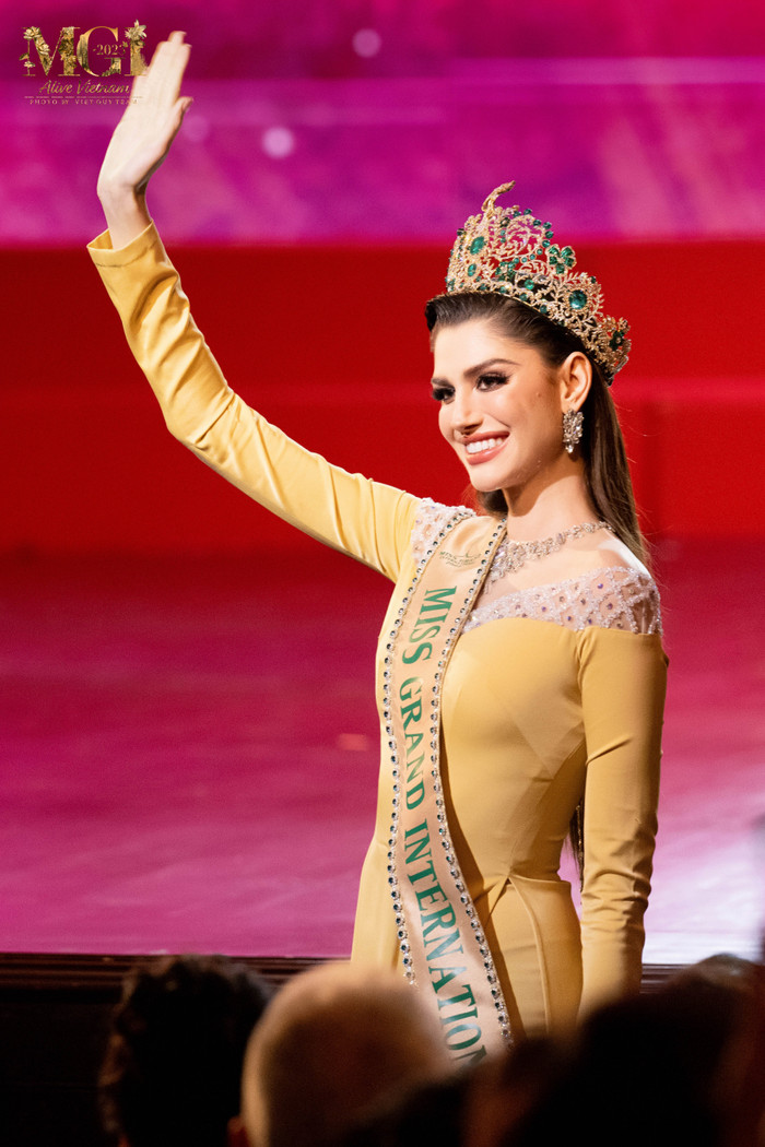Trong giai đoạn nhập cuộc, Isabella Menin khuyên các cô gái nên cống hiến cho cuộc thi, cố hết sức bằng những gì họ có.