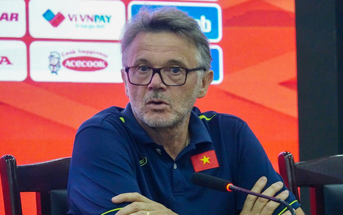 HLV Troussier nói lý do không gọi Văn Quyết, Công Phượng Ảnh 2