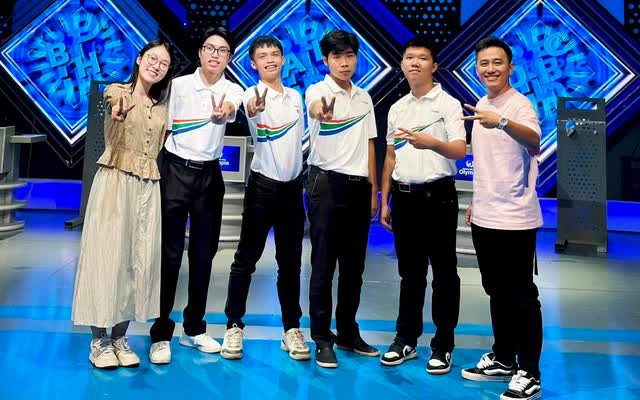 4 'nhà leo núi' cùng 2 MC dẫn dắt chương trình Chung kết Đường lên đỉnh Olympia 2023