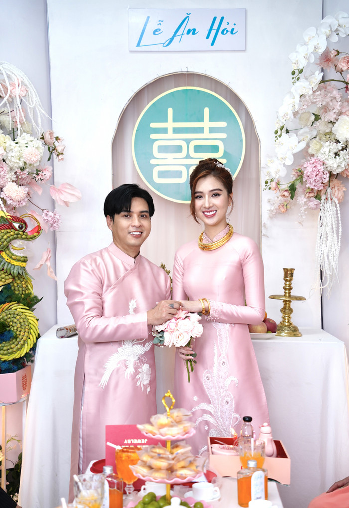 Đám hỏi truyền thống của Hồ Quang Hiếu và Tuệ Như tại Cà Mau vào tháng 8 vừa qua. 