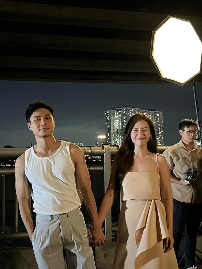 Cả hai đang là cặp đôi rất được khán giả yêu thích sau khi kết hợp cùng nhau nhiều dự án phim với không ít 'phản ứng hoá học' tình yêu cực mạnh. 