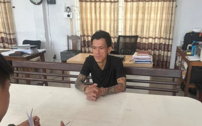 Phát hiện vị khách phía sau là kẻ xấu, tài xế xe máy có hành động đáng khen Ảnh 2