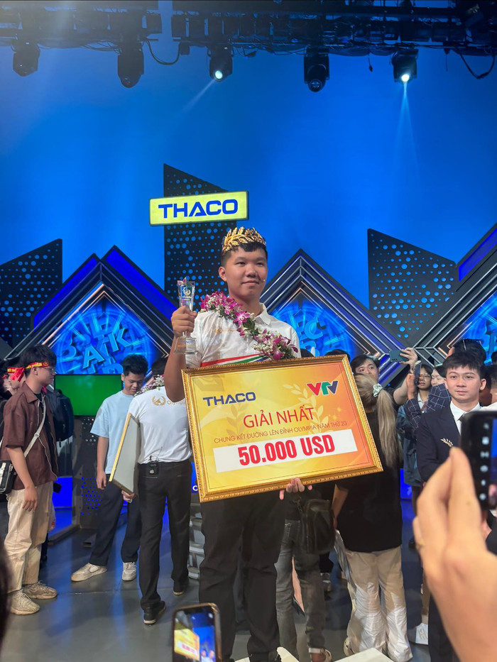 Với sự tự tin, bản lĩnh kèm một chút may mắn, Lê Xuân Mạnh đã trở thành nhà vô địch Đường lên đỉnh Olympia 2023