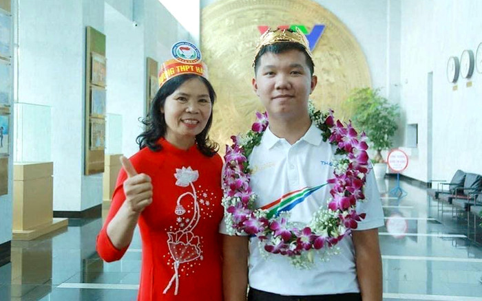 Mẹ của quán quân Olympia 2023: Xuân Mạnh 1 tuổi biết nói, 3 tuổi có thể đọc sách Ảnh 2