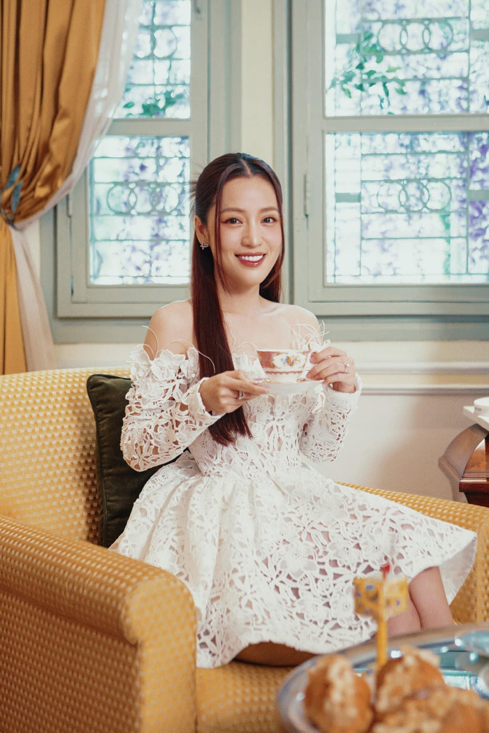 Puka từng đến một tiệm váy cưới nổi tiếng để thử váy. Hiện tại bộ váy nữ diễn viên sẽ mặc trong đám cưới vẫn là điều bí ẩn