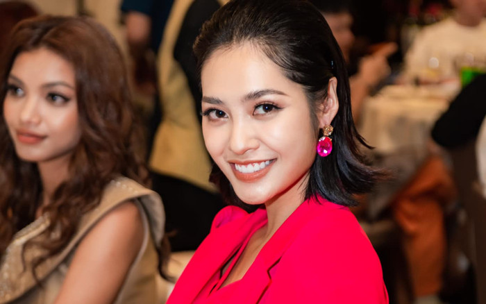 Nông Thúy Hằng xuất hiện bên hot boy, rộ nghi vấn 'cưới chồng' sau đăng quang Ảnh 2