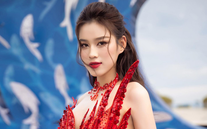 Hoa hậu Đỗ Thị Hà nặng 60 kg, thân hình thay đổi ra sao khi tăng cân? Ảnh 2