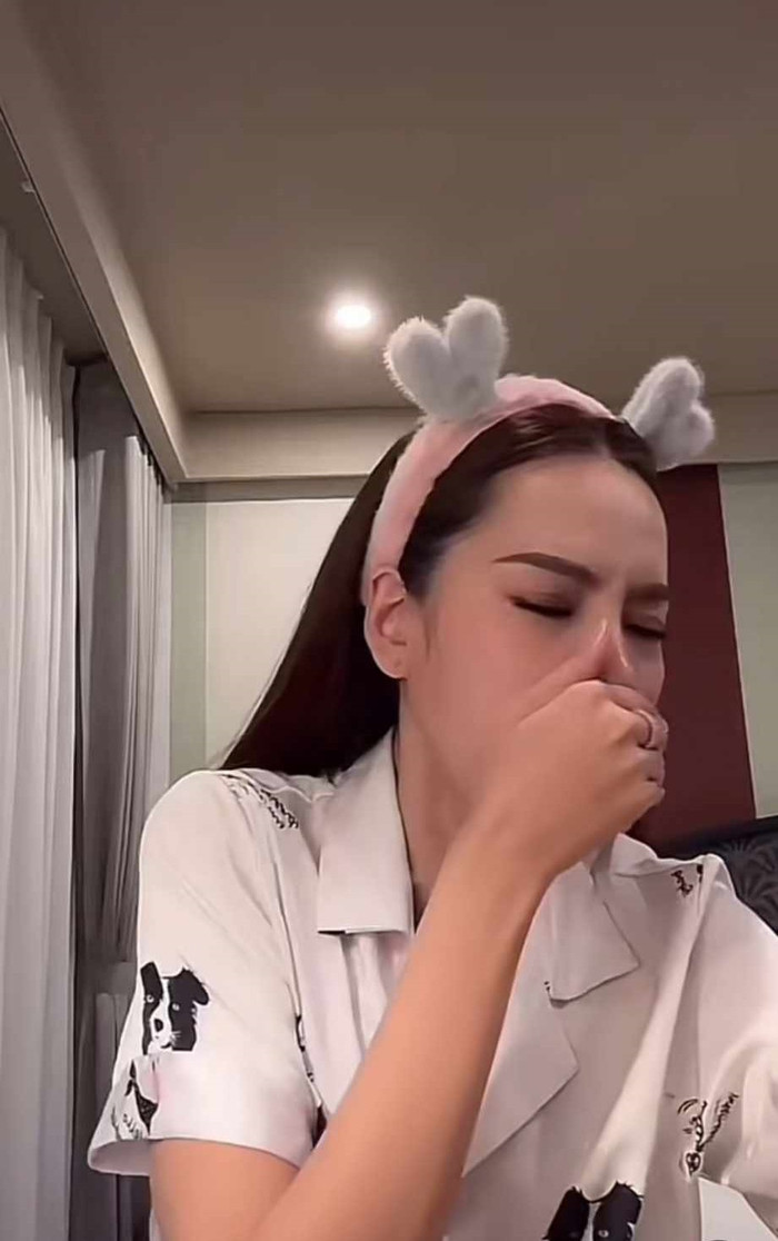 Với lịch trình dày đặc sau chung kết MGI 2023, nàng hậu bị đau dạ dày và ho. 