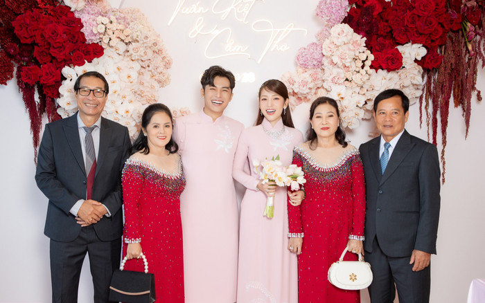 Điểm đặc biệt giữa 2 bà sui trong đám hỏi Puka - Gin Tuấn Kiệt: Cứ ngỡ chị em ruột! Ảnh 2