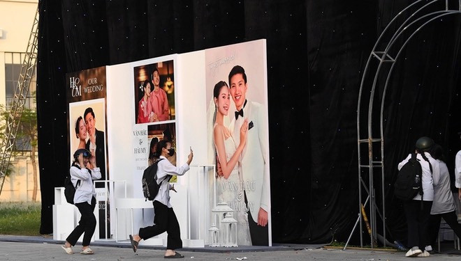 Trên mạng xã hội, những hình ảnh trong khâu chuẩn bị đám cưới Đoàn Văn Hậu - Doãn Hải My đang dần được hé lộ.