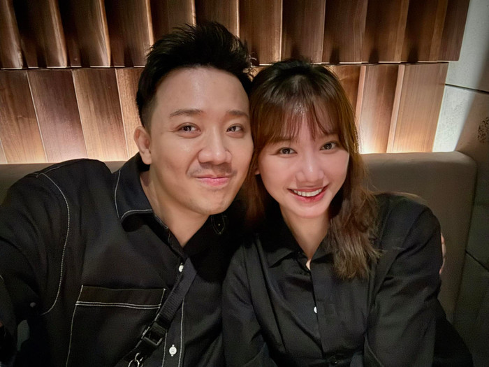 Với tính cách hài hước, vui vẻ, cặp sao luôn chủ động lưu giữ những khoảnh khắc ngọt ngào bên nhau và chia sẻ lên các phương tiện truyền thông đại chúng. 