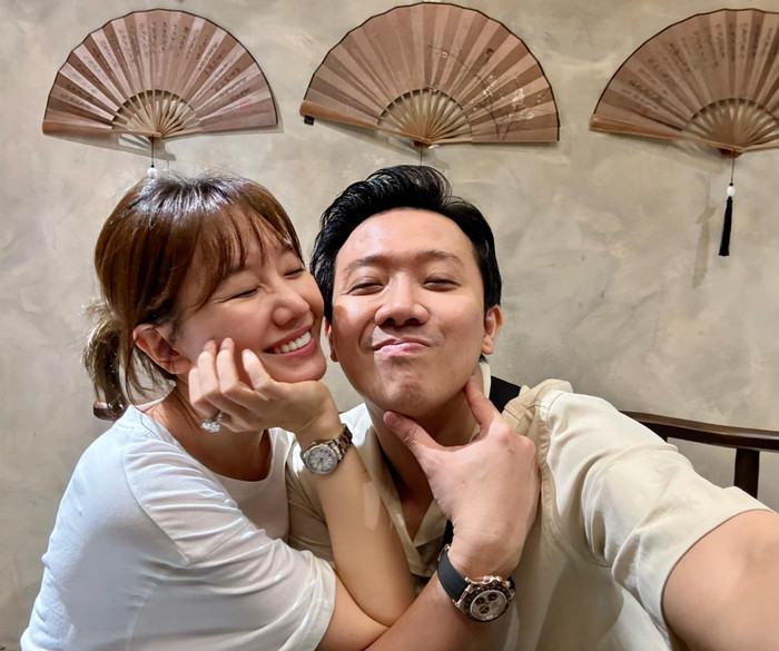  Sự vui vẻ, năng lượng là những gì Trấn Thành và Hari Won mang đến cho khán giả qua mỗi tấm hình.