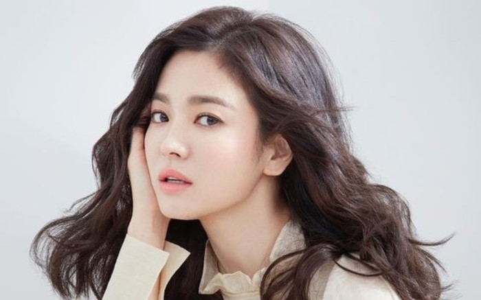 Song Hye Kyo và những lần xấu muốn 'độn thổ': Lúc thì xinh như tiên, lúc lại bị chê vì phát tướng Ảnh 2