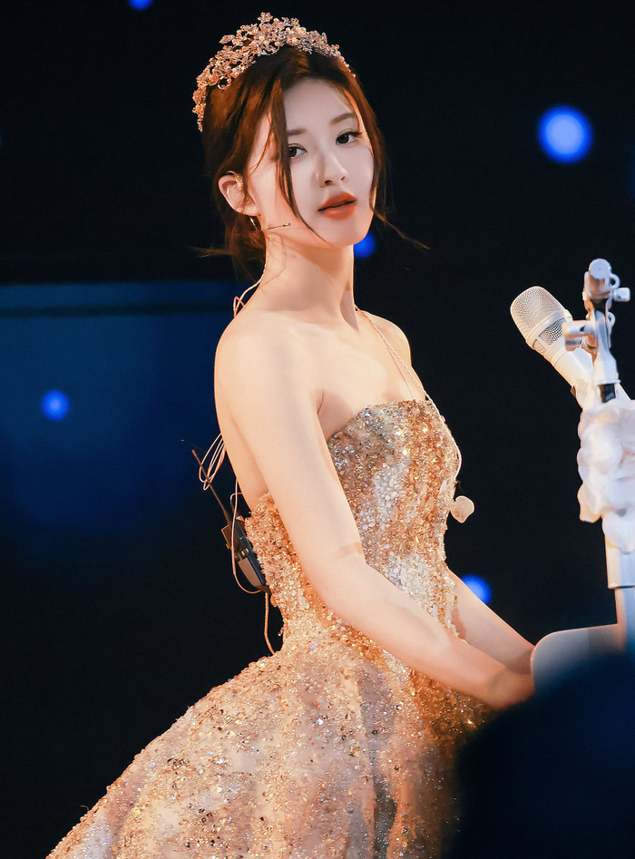 Làm việc tốt, Triệu Lộ Tư vẫn nhận 'cơn mưa gạch đá' ngay trong ngày sinh nhật Ảnh 4