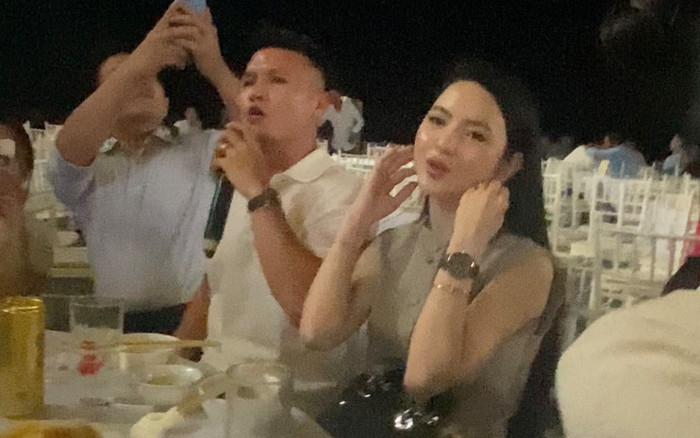 Nghe Quang Hải hát, bạn gái có biểu cảm 'gấp đôi yêu thương' Ảnh 2