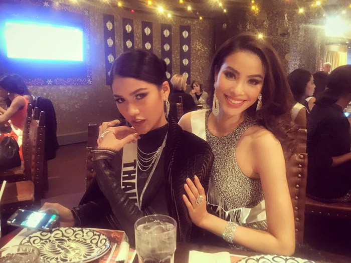 Bức ảnh này nhận được khá nhiều lời khen ngợi cho đại diện Việt Nam. Mùa giải Miss Universe 2015, Phạm Hương là một nhan sắc làm chao đảo bảng xếp hạng nhưng cô ngậm ngùi out-top, còn Aniporn Chalermburanawong lọt Top 10. 