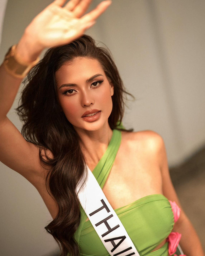 Cô được mệnh danh là quái vật 5000 máu cho mà Bùi Quỳnh Hoa nhất định phải dè chừng. Cựu Miss Supranational 2019 mang hai dòng máu Đan Mạch - Thái Lan với gương mặt xinh đẹp, cuốn hút. 