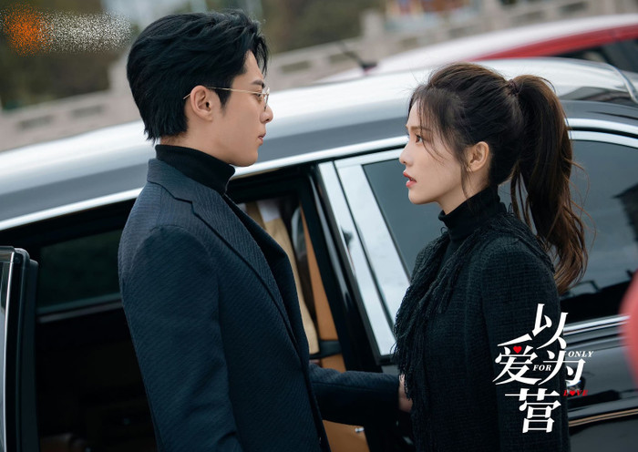 Nam nữ chính Dĩ Ái Vi Doanh đều mất điểm với tình tiết lậm ngôn tình.