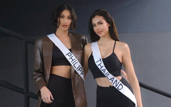 Hai 'quái vật nghìn máu' Miss Univere 2023 chung khung hình: Ai 'chặt' ai đây? Ảnh 2