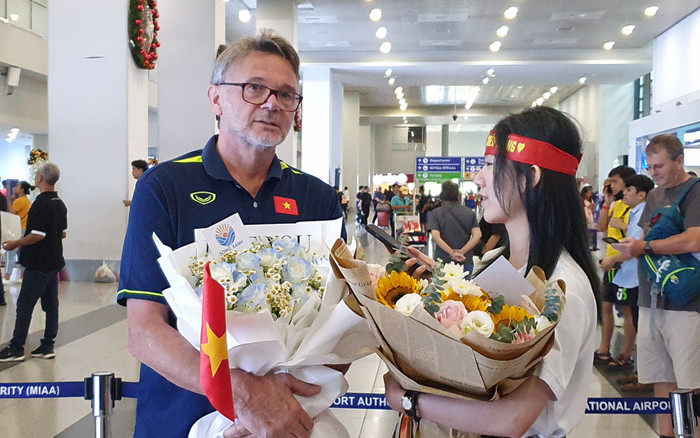 HLV Troussier không thể ăn mày dĩ vãng Ảnh 2