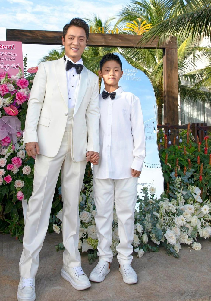  Không ít người thi nhau vào “xin vía” vì mong muốn có được cuộc sống hôn nhân viên mãn như vợ chồng giọng ca Thiên Đường Vắng Em.