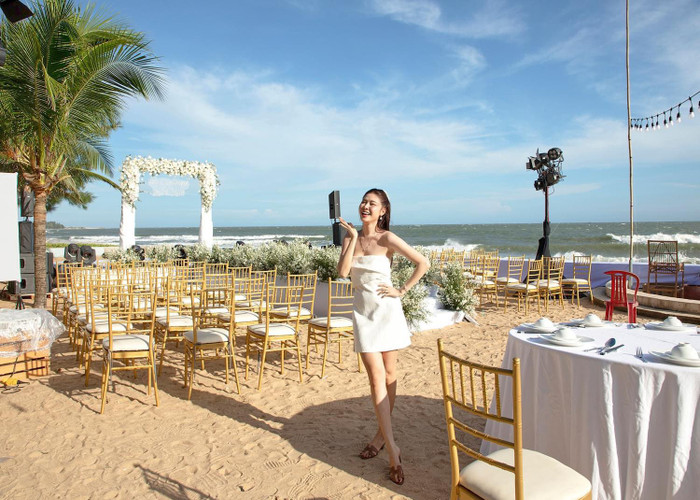 Thuỷ Anh hạnh phúc trong ngày đặc biệt.