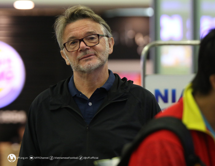 Mọi lý lẽ khen - chê về triết lý của HLV Troussier có thể cho đáp án trong ngày Việt Nam gặp Philippines tại sân Rizal Memorial. Ảnh: VFF