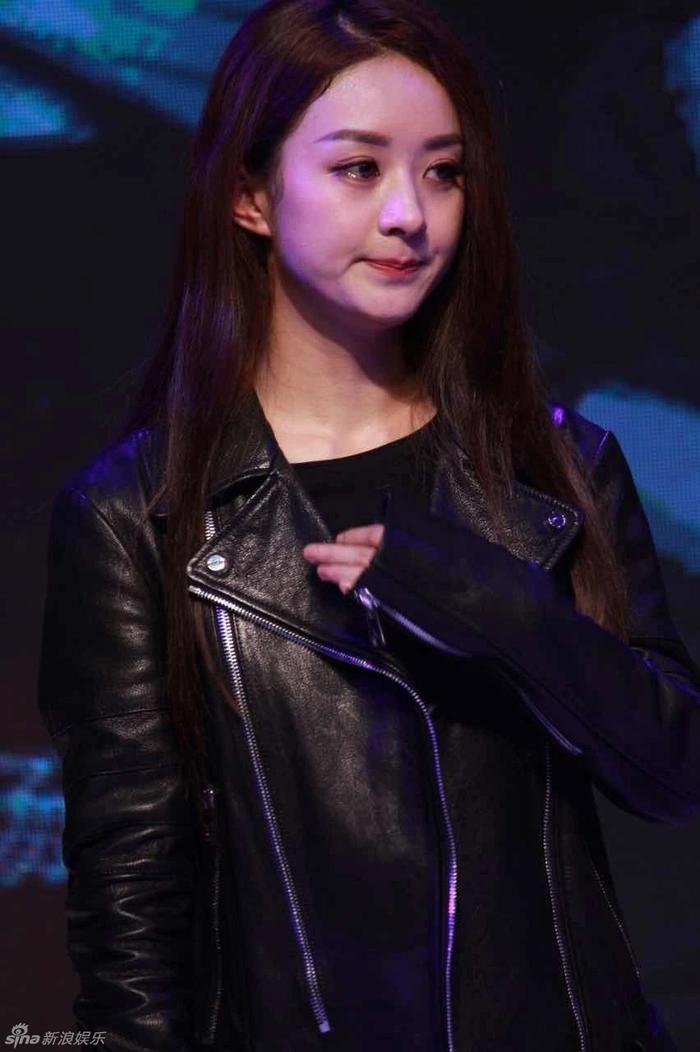 Những lần sao Hoa ngữ rơi lệ trên sân khấu: Dương Tử vì vai diễn, Triệu Lệ Dĩnh tiếc thương bạn thân Ảnh 4