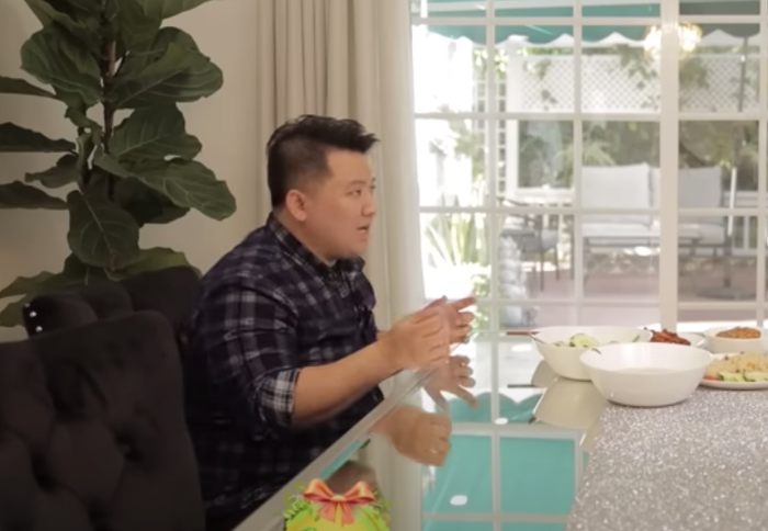 Anh và bạn gái ở Việt Nam đang yêu xa được 2 năm.