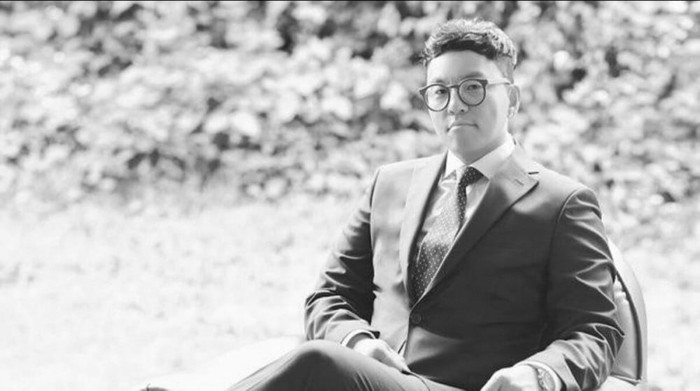 Đông đảo đồng nghiệp biết tin đã đến đến chia buồn cùng gia đình.