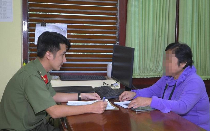 Bị lừa 300 triệu đồng tiền chơi chứng khoán, người phụ nữ lên mạng nhờ hỗ trợ lại bị lừa tiếp Ảnh 2