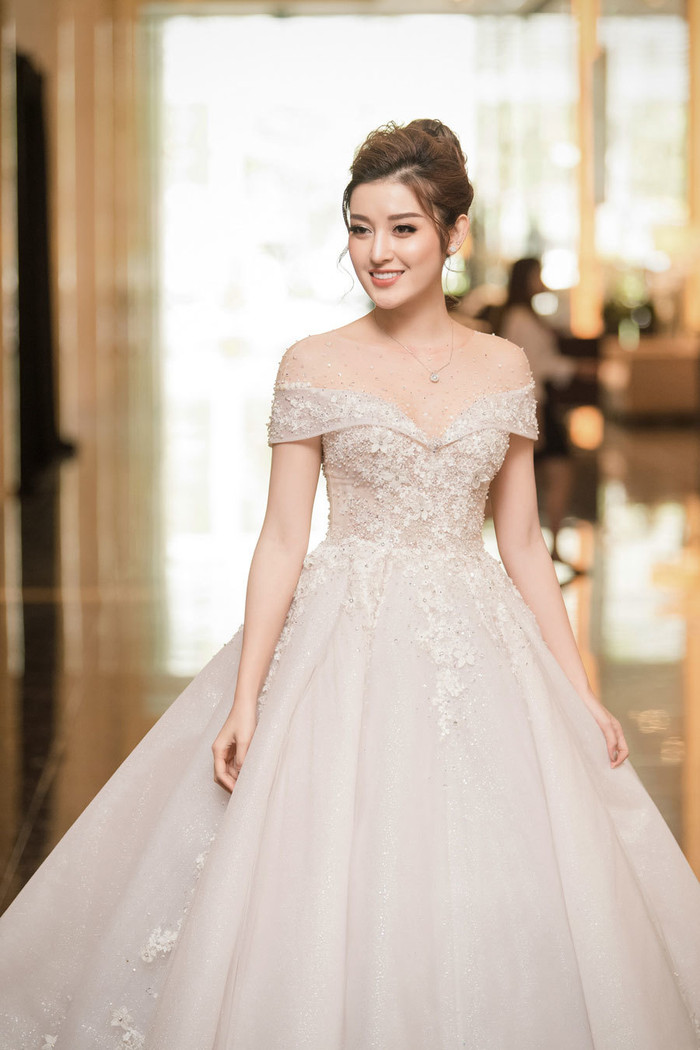 Á hậu Huyền My đã lên tiếng phủ nhận tin đồn sắp lên xe hoa.