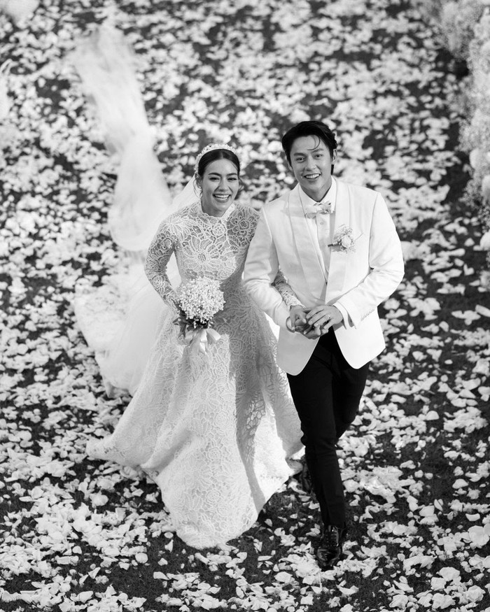 Cặp đôi được cho là đã mời 100 thành viên câu lạc bộ người hâm mộ may mắn đến dự lễ cưới của họ!