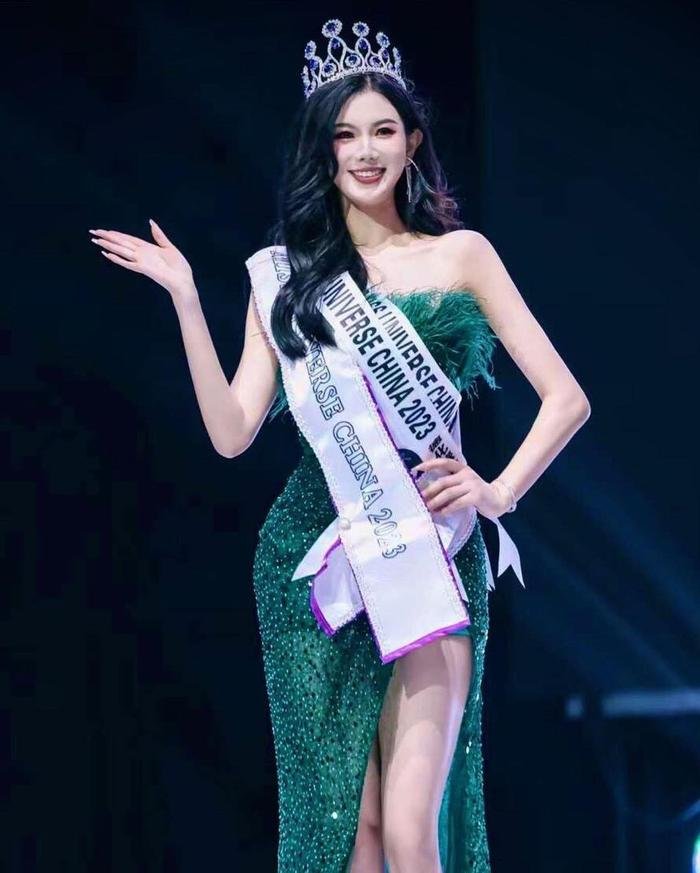 Gây tranh cãi vì đến trễ hơn chục ngày, nàng hậu tuyên bố bỏ thi Miss Universe Ảnh 3