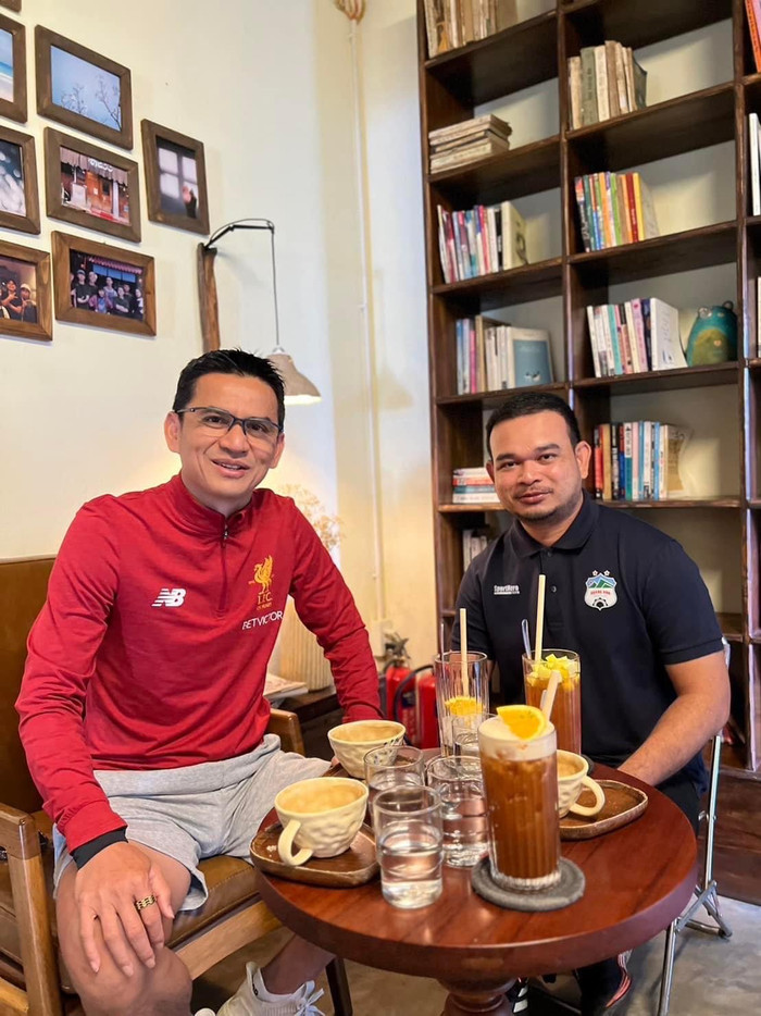 HLV Kiatisuk nhận định tuyển Thái Lan sẽ thắng đậm Trung Quốc.