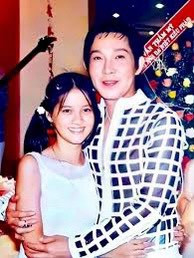 Hồng Loan hồi nhỏ và ba.