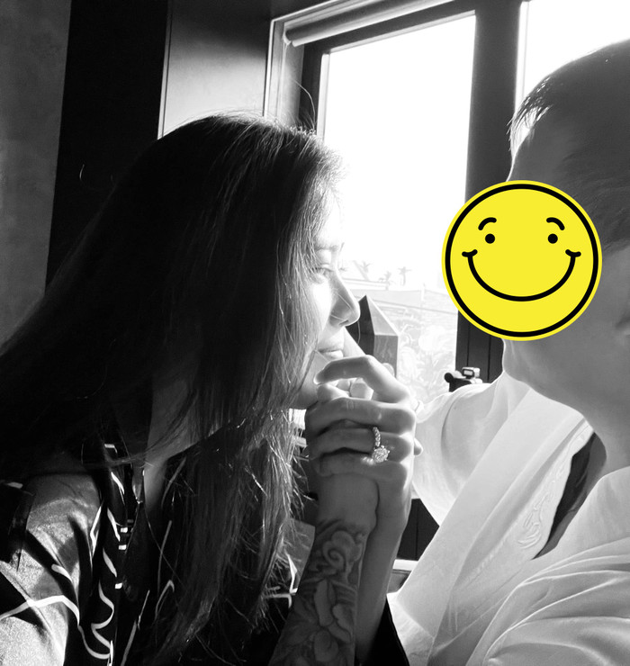 Bạn trai Nam Em chính thức lộ diện.