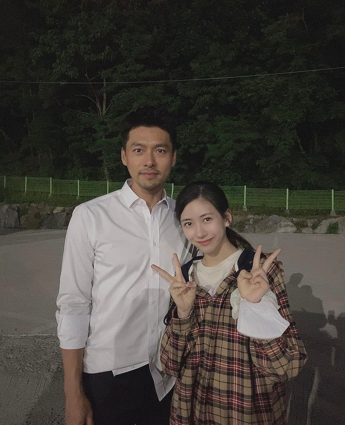 Bắt gặp Hyun Bin có hành động thân thiết với gái xinh khi không có Son Ye Jin bên cạnh Ảnh 4