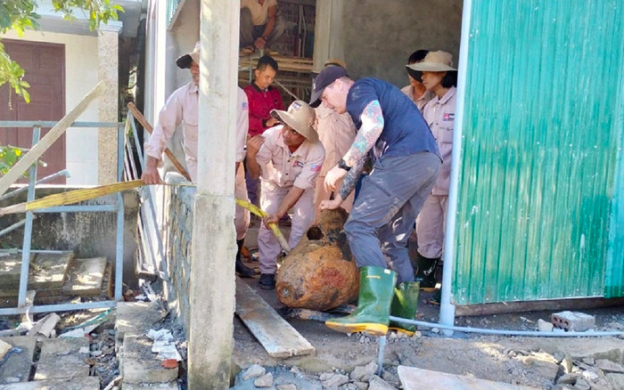 Đào móng xây dựng nhà vệ sinh, người dân phát hiện thứ bất ngờ dưới lòng đất Ảnh 2