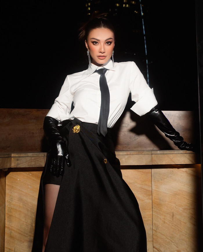 Người đẹp Cần Thơ luôn thu hút truyền thông mỗi lần xuất hiện trước ống kính.