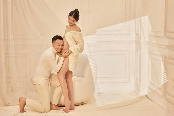 Lê Âu Ngân Anh khoe bụng bầu vượt mặt, visual cuối thai kỳ đẹp nức nở Ảnh 2