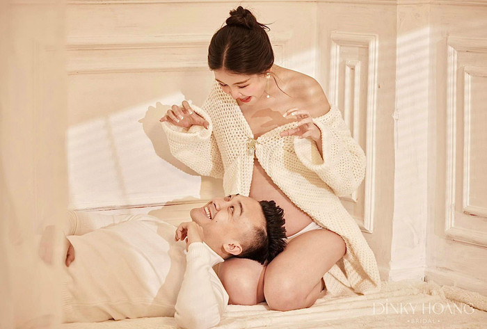 Cả hai có những khoảnh khắc hạnh phúc, ngọt ngào trong bộ ảnh mới.